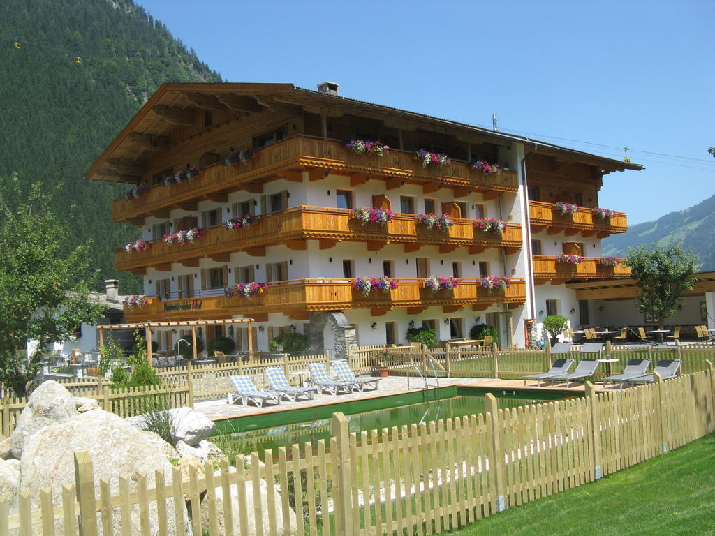 Landhotel Rauchenwalderhof Mayrhofen Exterior photo